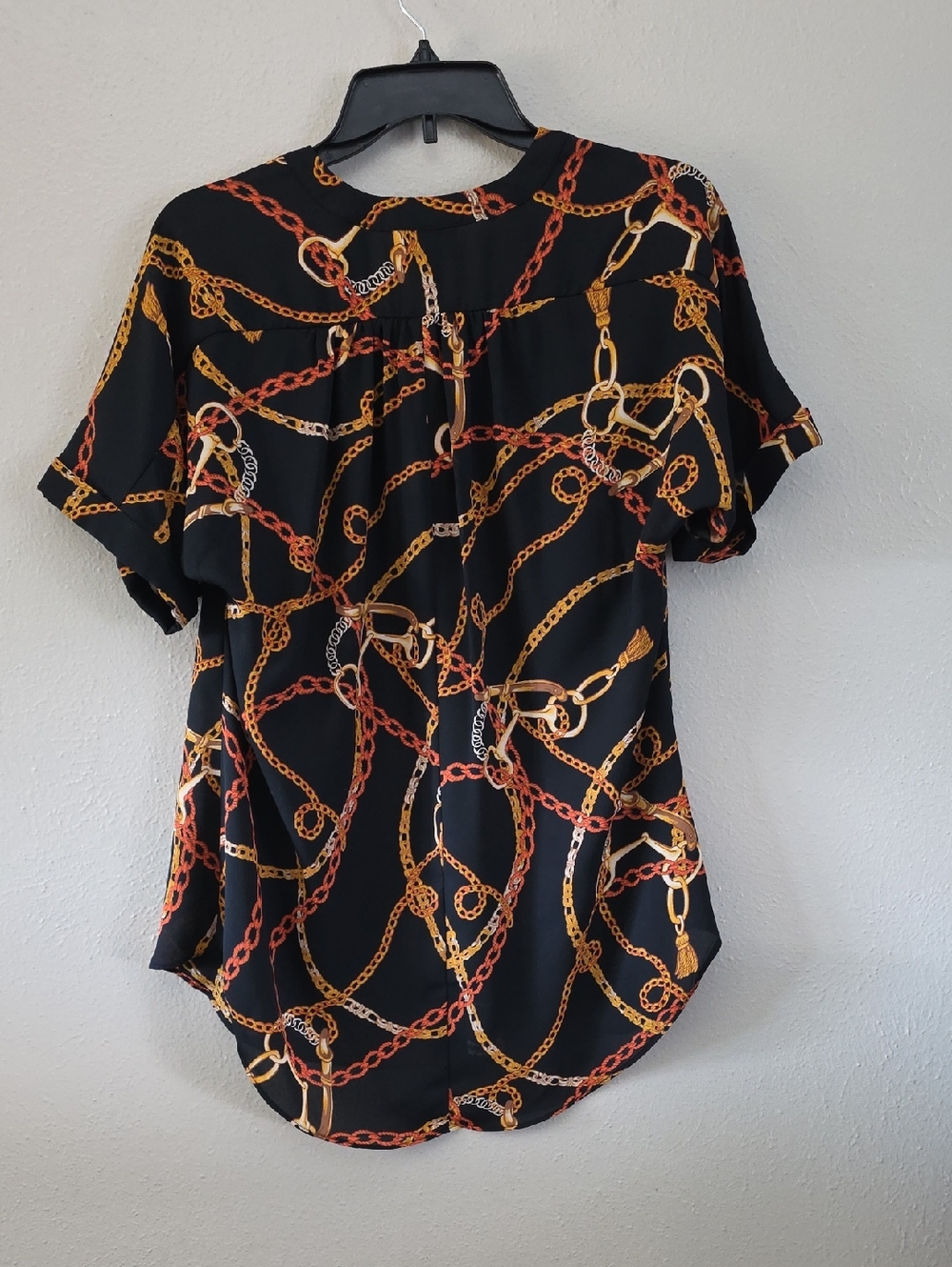 Women's Black Chain-Print Short Sleeve Blouse - Picture 3 of 5